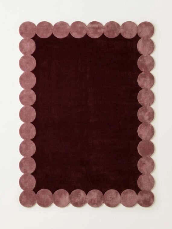 Hand tufted  390