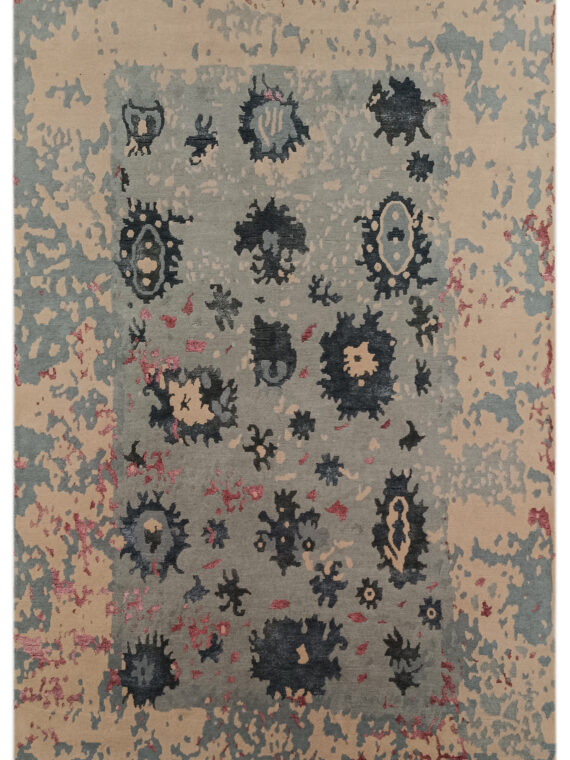 Hand knotted carpet